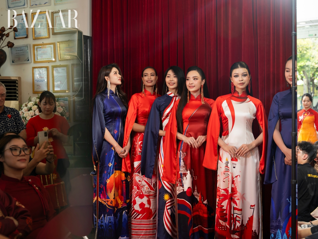 NTK Việt Hùng trình diễn áo dài tại tư gia cho đoàn ngoại giao ASEAN缩略图