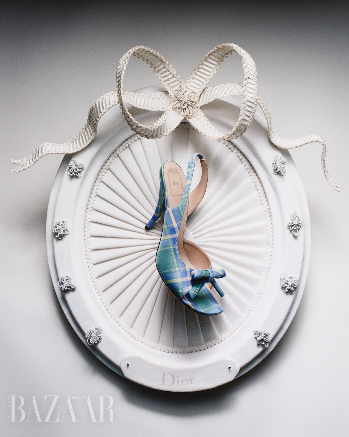 Chiếc nơ di sản của Dior qua các thời kỳ giám đốc sáng tạo缩略图