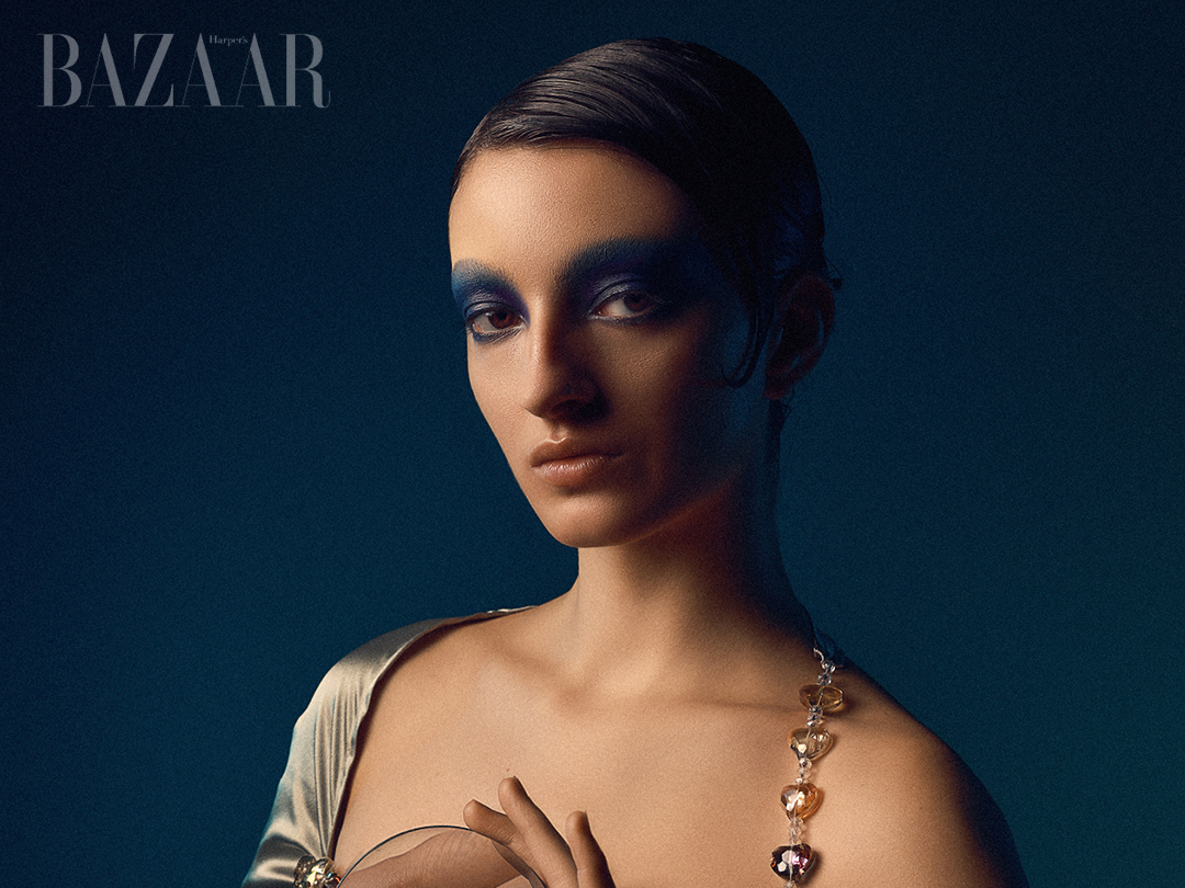 Xanh thẳm – nơi ánh sáng dừng lại, và vẻ đẹp bắt đầu缩略图