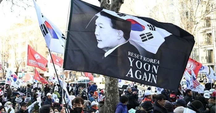 Yoon Suk Yeol bị tuyên thêm 7 năm tù, tranh cãi pháp lý quanh vụ án thiết quân luật leo thang缩略图