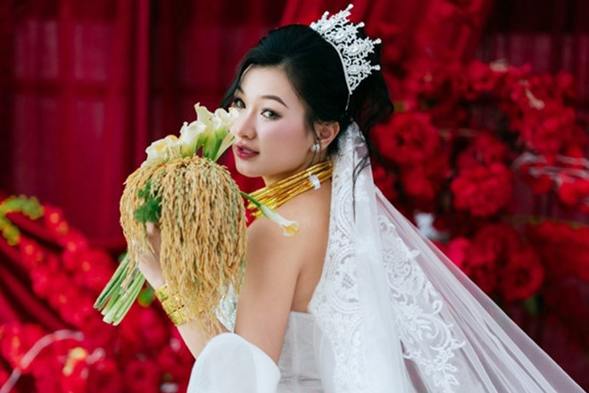 Bó hoa cưới độc lạ của cô dâu miền Tây gây sốt cõi mạng缩略图