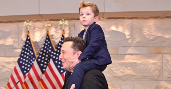 Elon Musk đưa con trai xuất hiện tại Bắc Kinh, “túi đầu hổ” Quảng Tây bỗng chốc bùng nổ đến cháy hàng缩略图