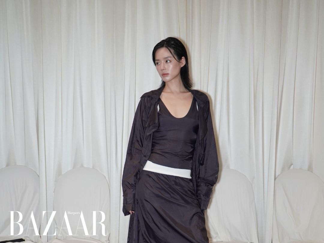 Cô Em Trendy Khánh Linh làm vedette cho NTK Hoàng Huyền 缩略图