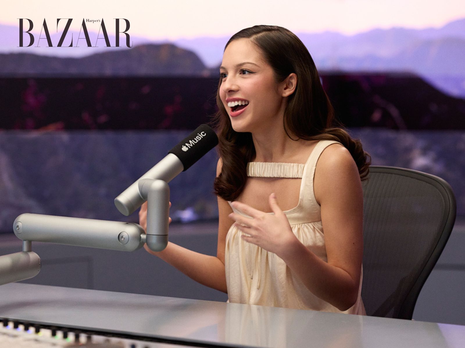 Olivia Rodrigo mở lòng với tình yêu qua album you seem pretty sad for a girl so in love缩略图