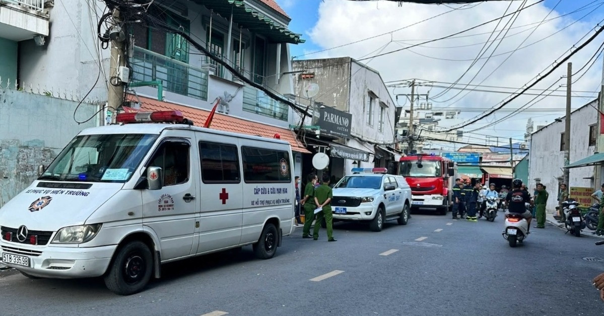 Nỗ lực phá khóa, dập lửa vẫn không kịp cứu nữ chủ quán cà phê ở TPHCM缩略图