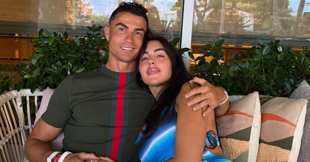 Ronaldo hội ngộ vợ người mẫu sau khi phá kỷ lục tại World Cup缩略图