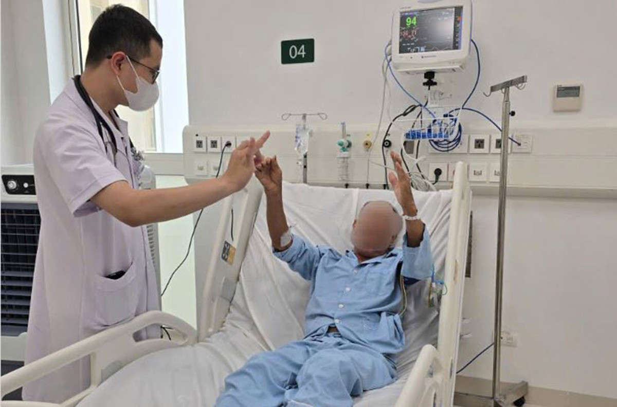 Vừa mở cửa, BV Bạch Mai cơ sở Ninh Bình cứu 2 ca đột quỵ thần tốc trong 25 phút缩略图