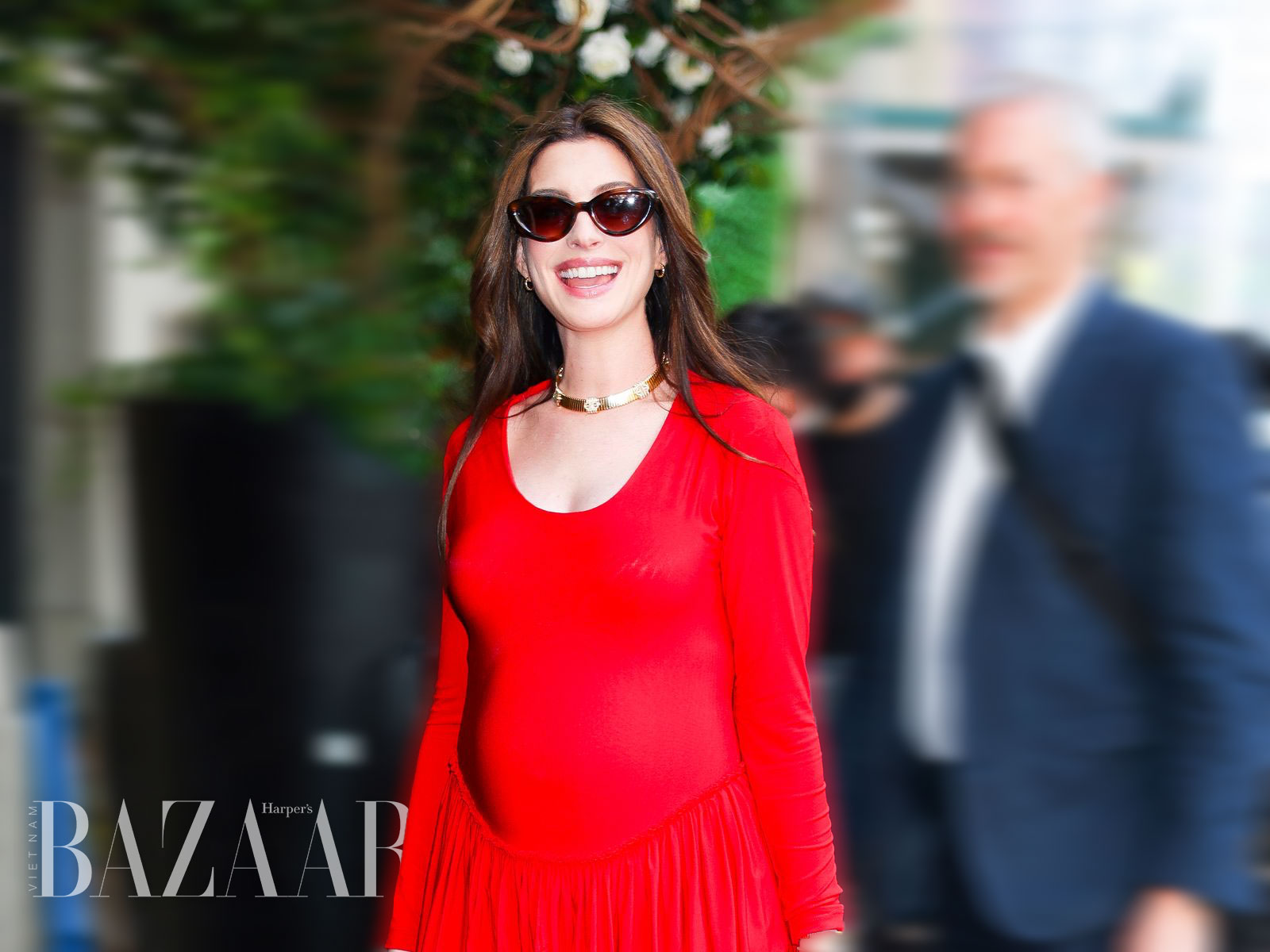 Mẹ bầu Anne Hathaway mặc đồ ngược vẫn đẹp缩略图