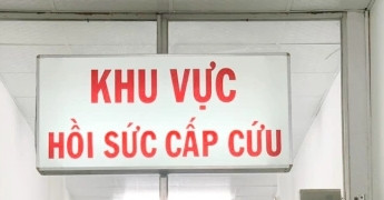 Bé nguy kịch, co giật vì kẹt cổ vào thanh chắn giường缩略图