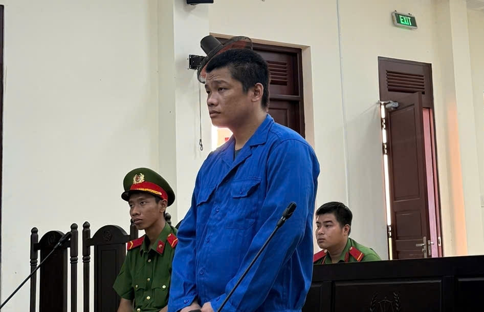 Bé trai 7 tuổi ngủ gầm cầu thang bệnh viện và chuỗi ngày bị cha ép bán vé số, bạo hành缩略图