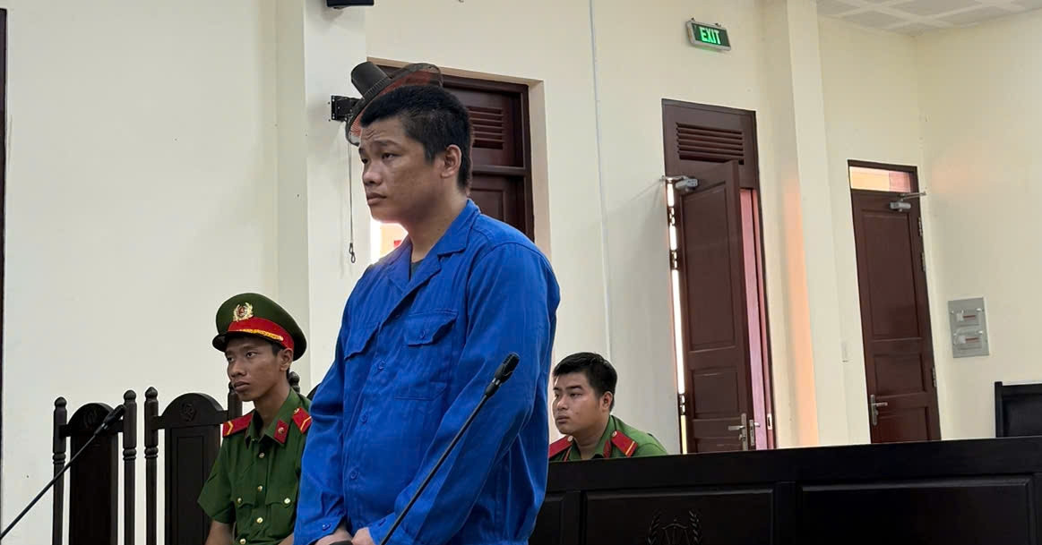 Bé trai 7 tuổi ngủ gầm cầu thang bệnh viện và chuỗi ngày bị cha ép bán vé số, bạo hành缩略图