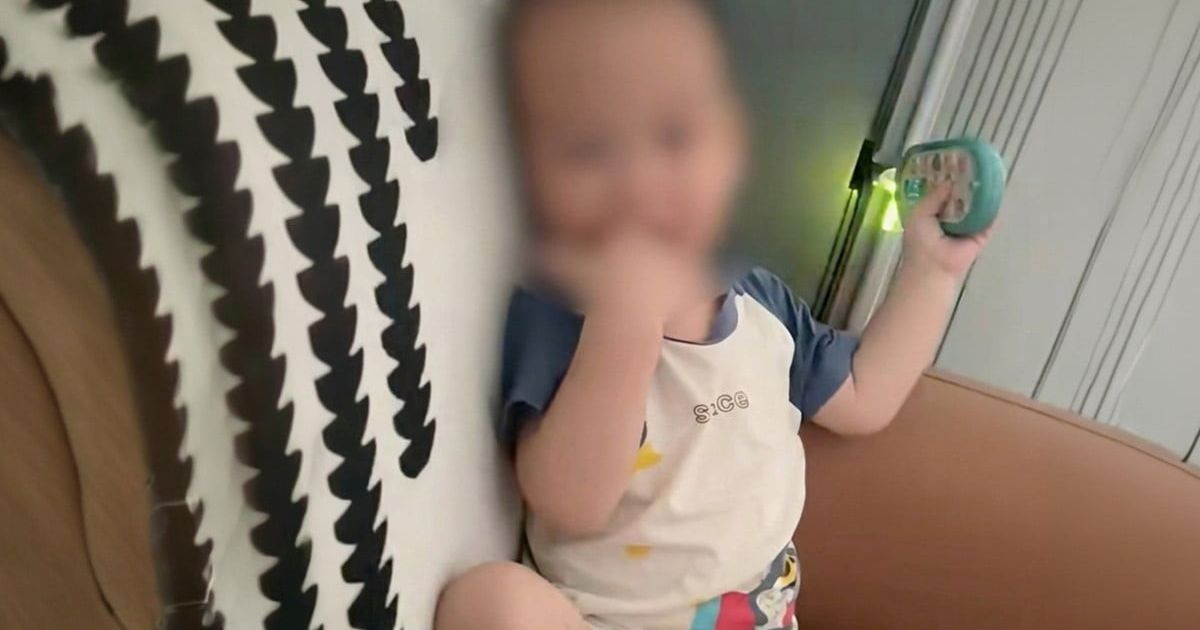 Con trai 18 tháng tuổi bị bạn gái hành hạ đến tử vong, người cha vẫn ký đơn tha thứ缩略图