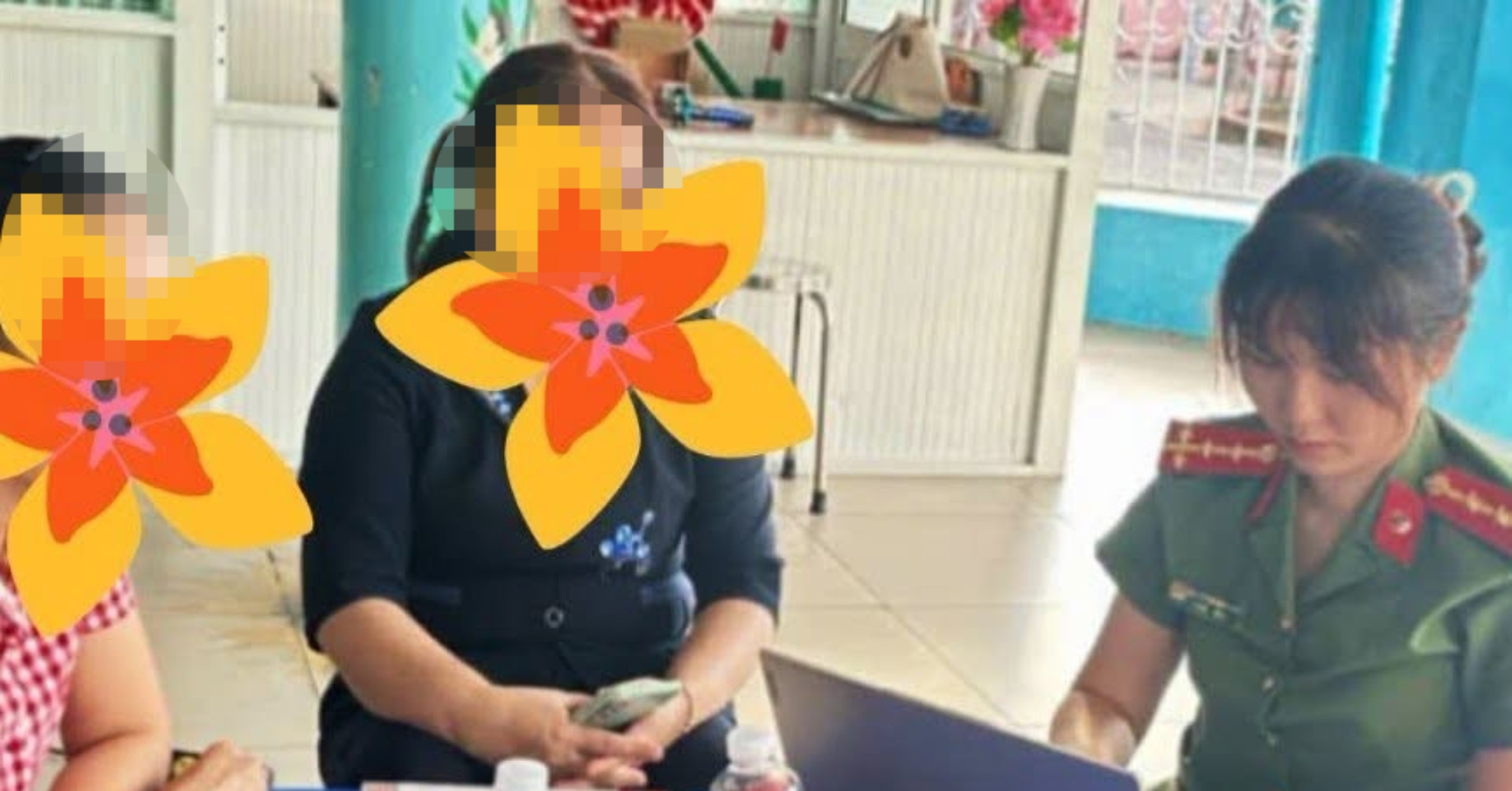 Công an vào cuộc vụ sữa gửi cho trẻ ở lớp mầm non nghi bị mang ra ngoài bán缩略图