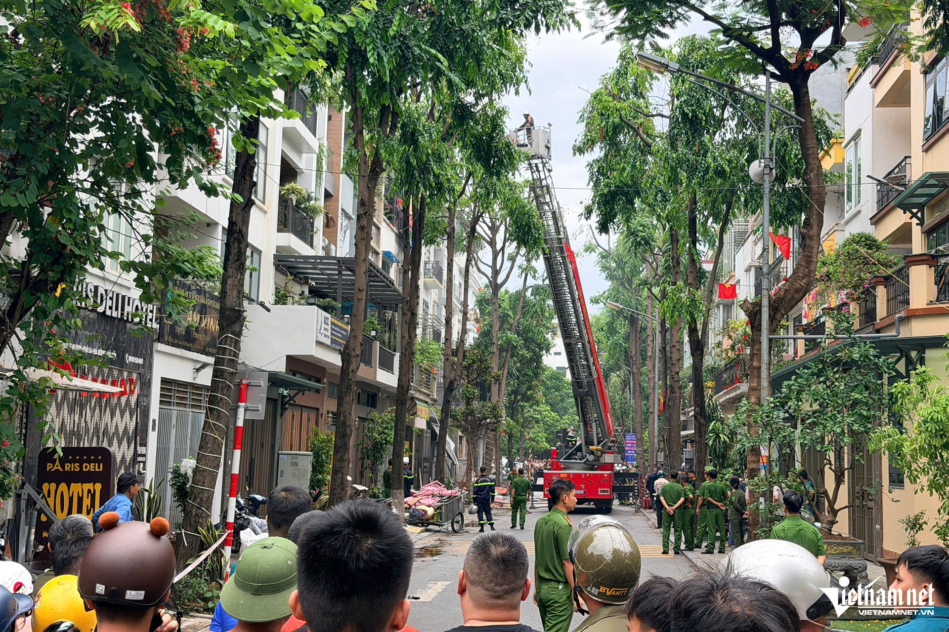 Công an xác định 2 người mắc kẹt trong vụ cháy biệt thự ở Hà Nội đã tử vong缩略图
