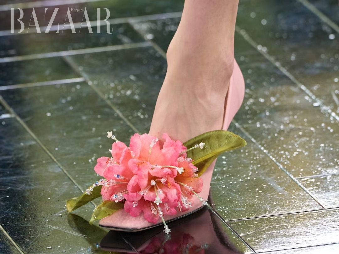 Dior cùng Chanel lăng-xê xu hướng giày như khu vườn thu nhỏ缩略图