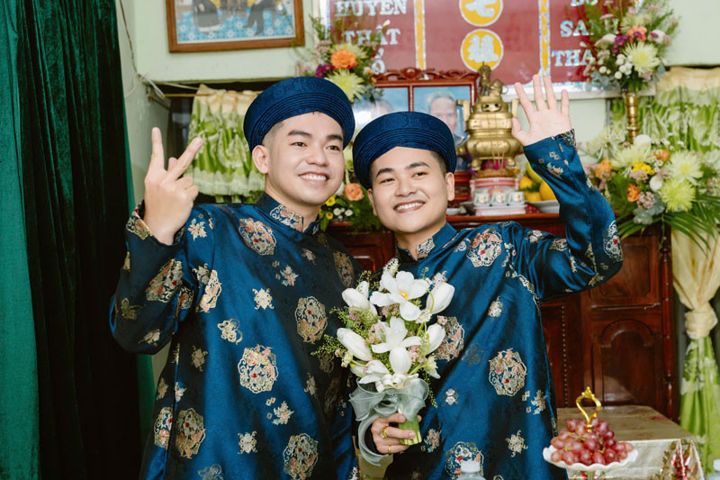 Hai chàng trai nên duyên, bố mẹ tổ chức hơn 60 mâm cỗ cưới tác thành缩略图