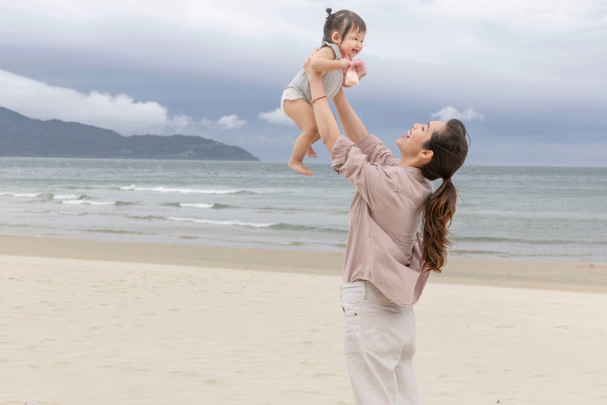 Hoàng My: Mỹ nhân hiếm hoi của Hoa hậu Việt Nam chinh chiến hai đấu trường quốc tế缩略图