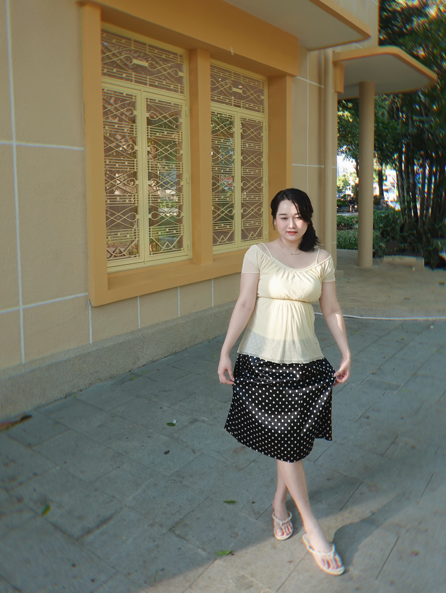 Không chỉ giảm cân, Trúc Anh còn thay đổi cả cách mặc缩略图