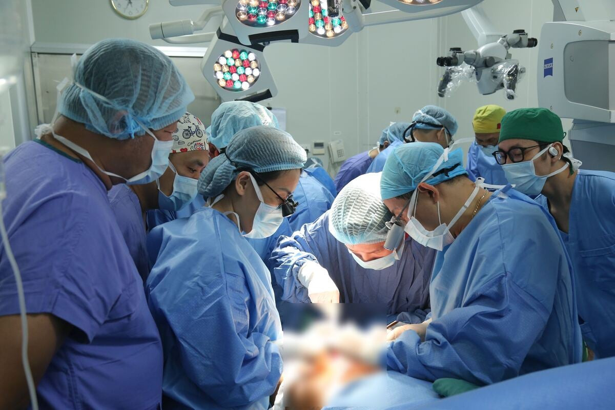 Lần đầu ghép thành công dương vật từ người cho chết não缩略图