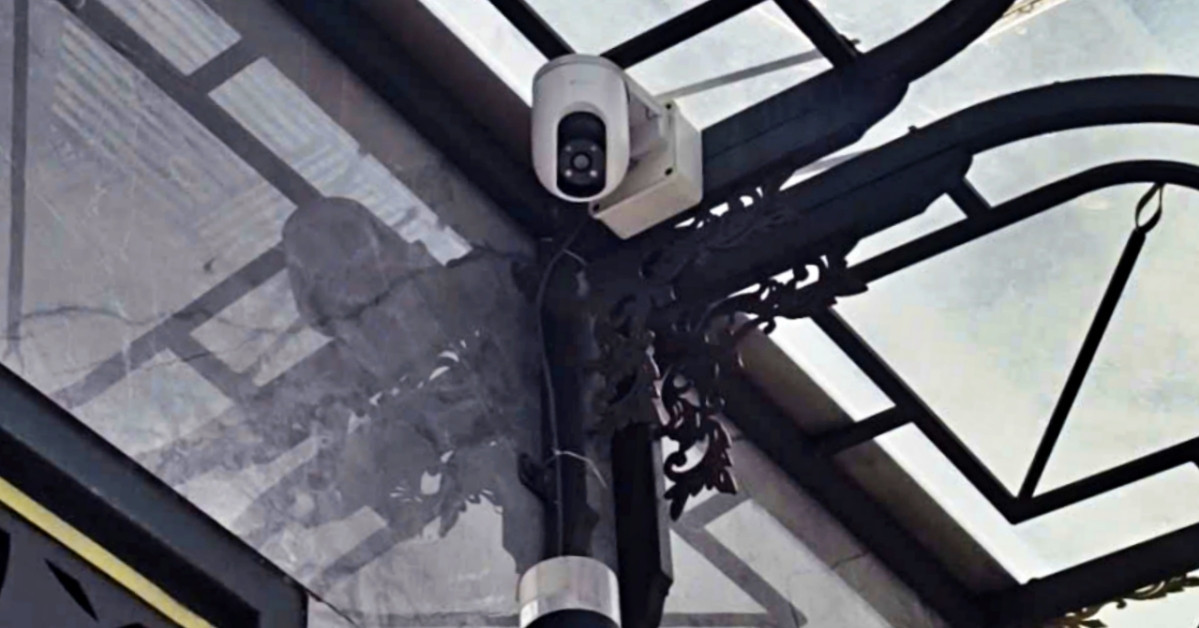 Lắp camera chăm mẹ, con gái phát hiện bà rút phích cắm, nói lời đau lòng缩略图