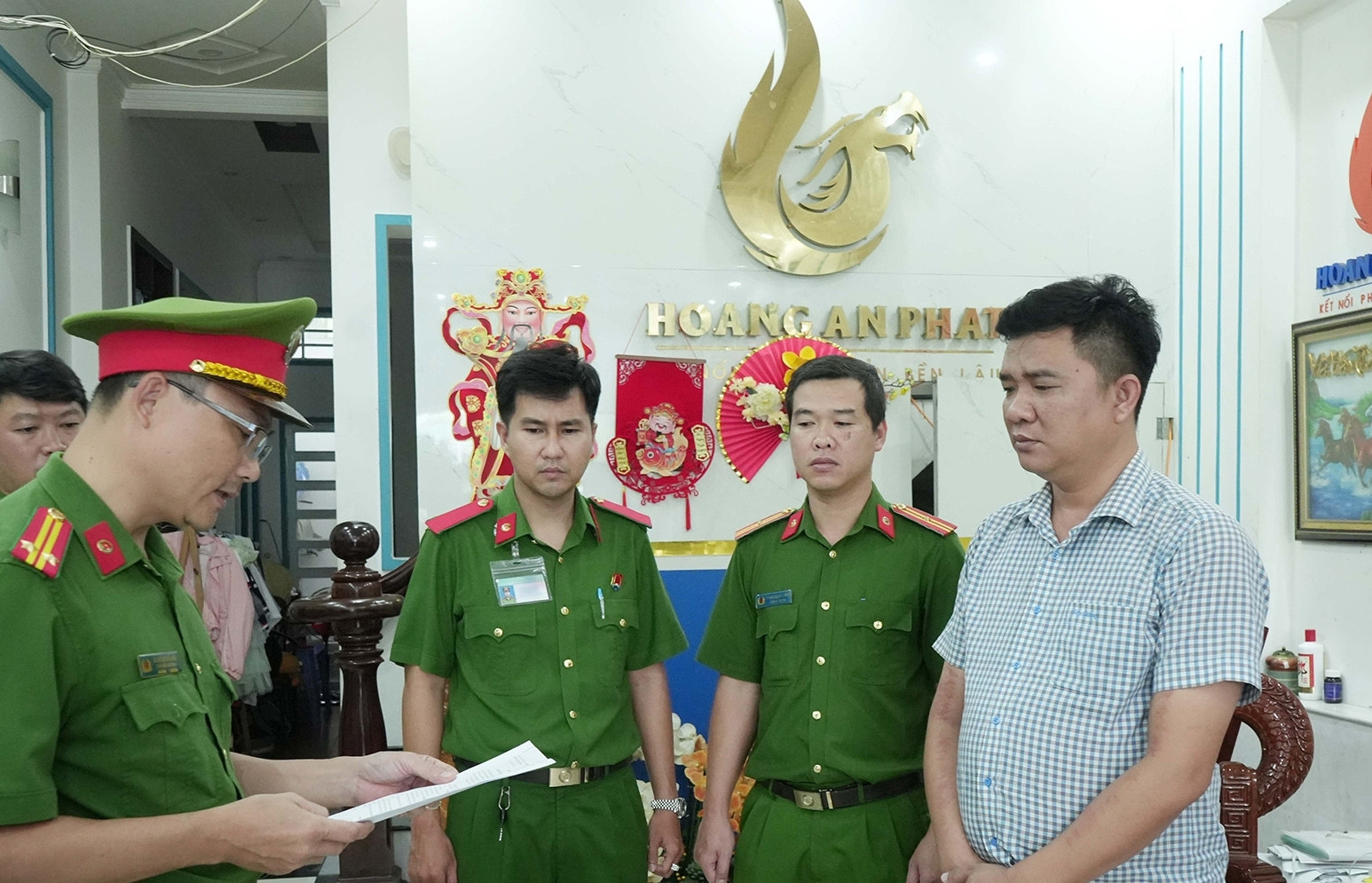 Lộ diện &amp;apos;ông trùm&amp;apos; đường dây buôn lậu gần 830.000 lít dầu缩略图