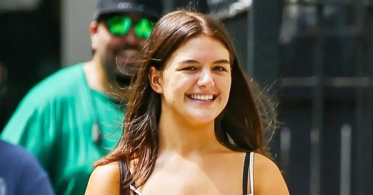 Lý do khiến Suri Cruise – con gái của tài tử Tom Cruise cắt đứt mối liên hệ pháp lý với cha ruột缩略图