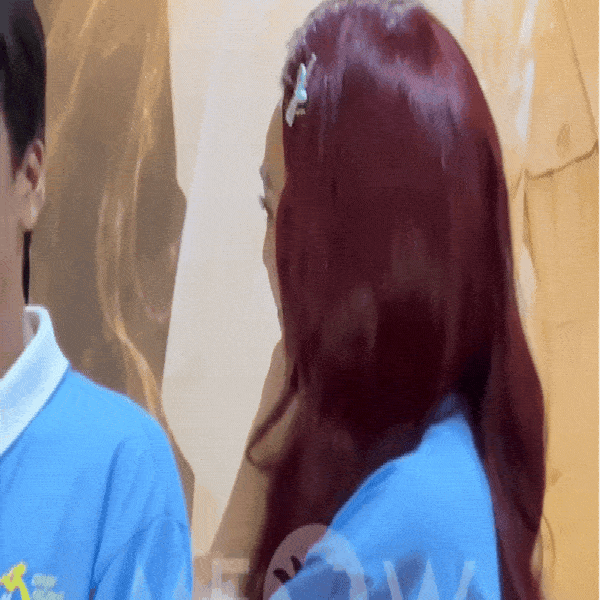 Nàng tiên cá lên bờ đang khiến cả MXH thổn thức: Rạng rỡ như ban mai, phát sáng như ngọc ngà缩略图