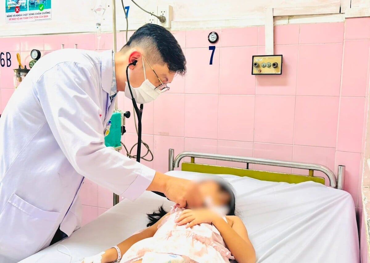 Nghệ An: Điều tra vụ 6 trẻ nhập viện nghi ngộ độc thực phẩm缩略图