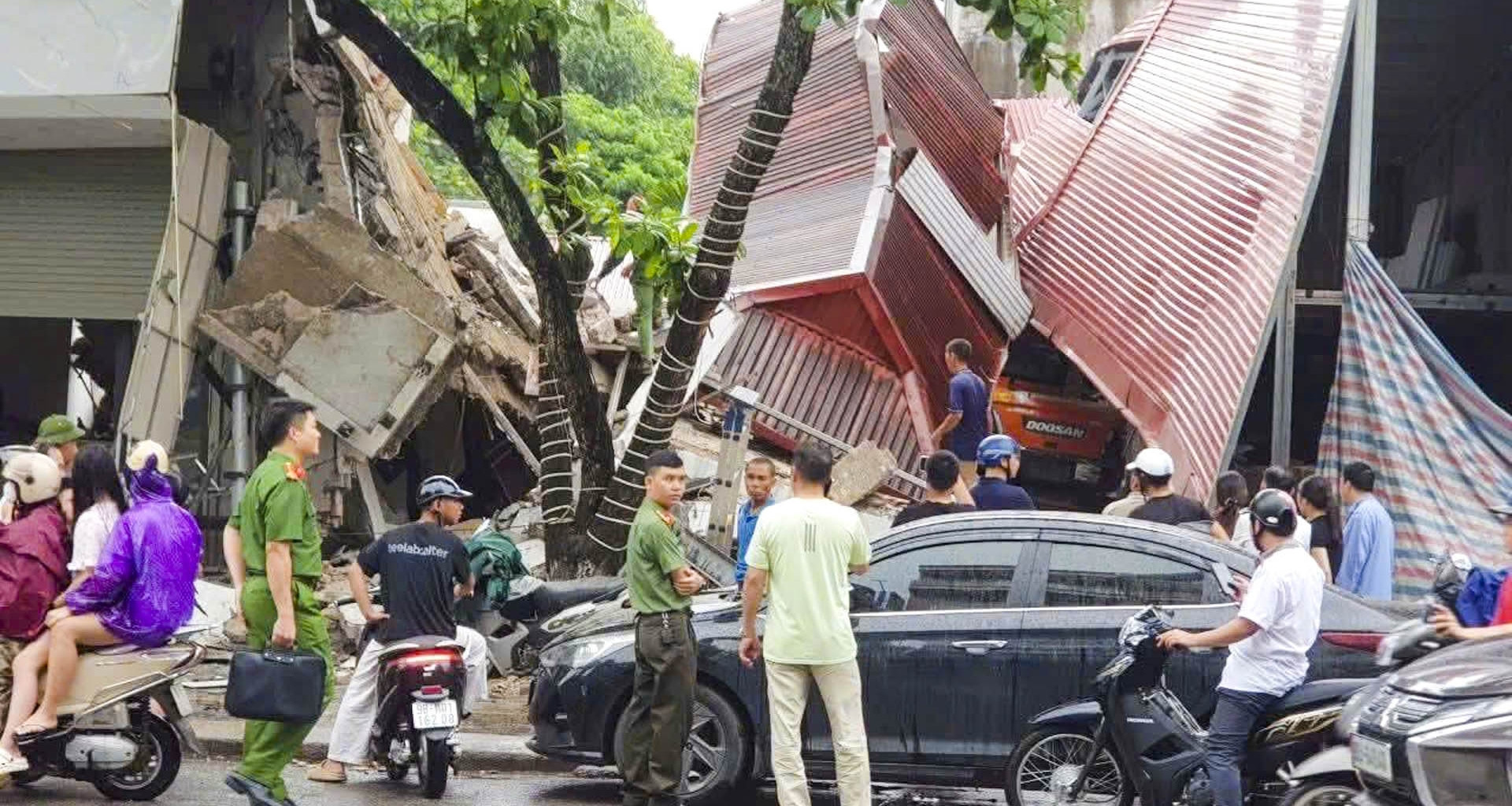 Vụ 2 căn nhà đổ sập ở Bắc Ninh: Chính quyền yêu cầu dừng thi công缩略图