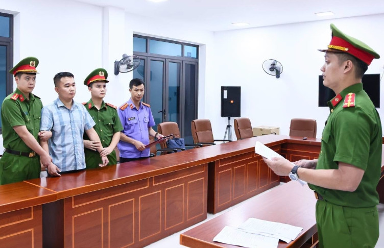 Vụ điểm 10 môn Toán ở Tuyên Quang: Giáo viên Nguyễn Hà Duy bị bắt về tội gì?缩略图