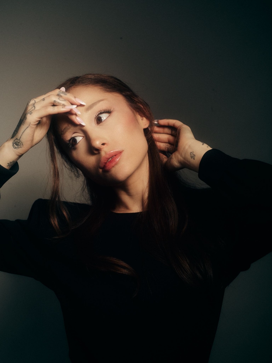 Ariana Grande tái xuất làng nhạc với album Petal缩略图