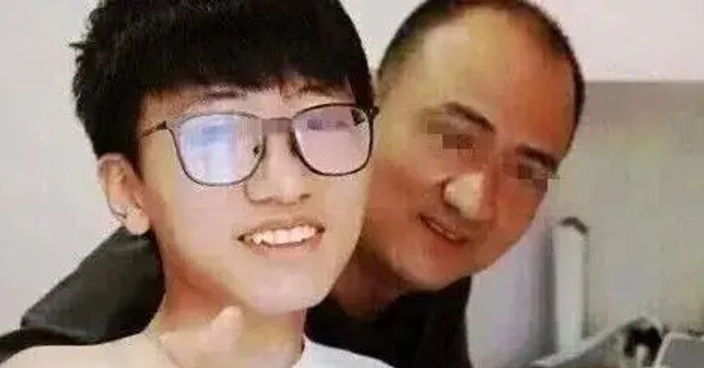 Cả nhà mừng rỡ mở tiệc ăn mừng con đỗ đại học, sự cố sau đó khiến gia đình &amp;apos;muối mặt&amp;apos;缩略图