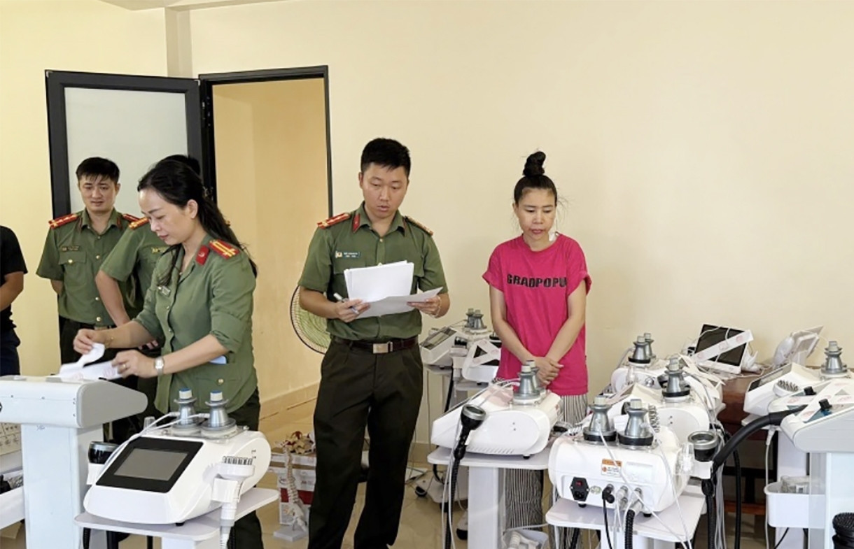 Chủ spa dùng chiêu &amp;apos;tiêm giả&amp;apos; lừa gần 300 người, chiếm đoạt 9 tỷ đồng缩略图