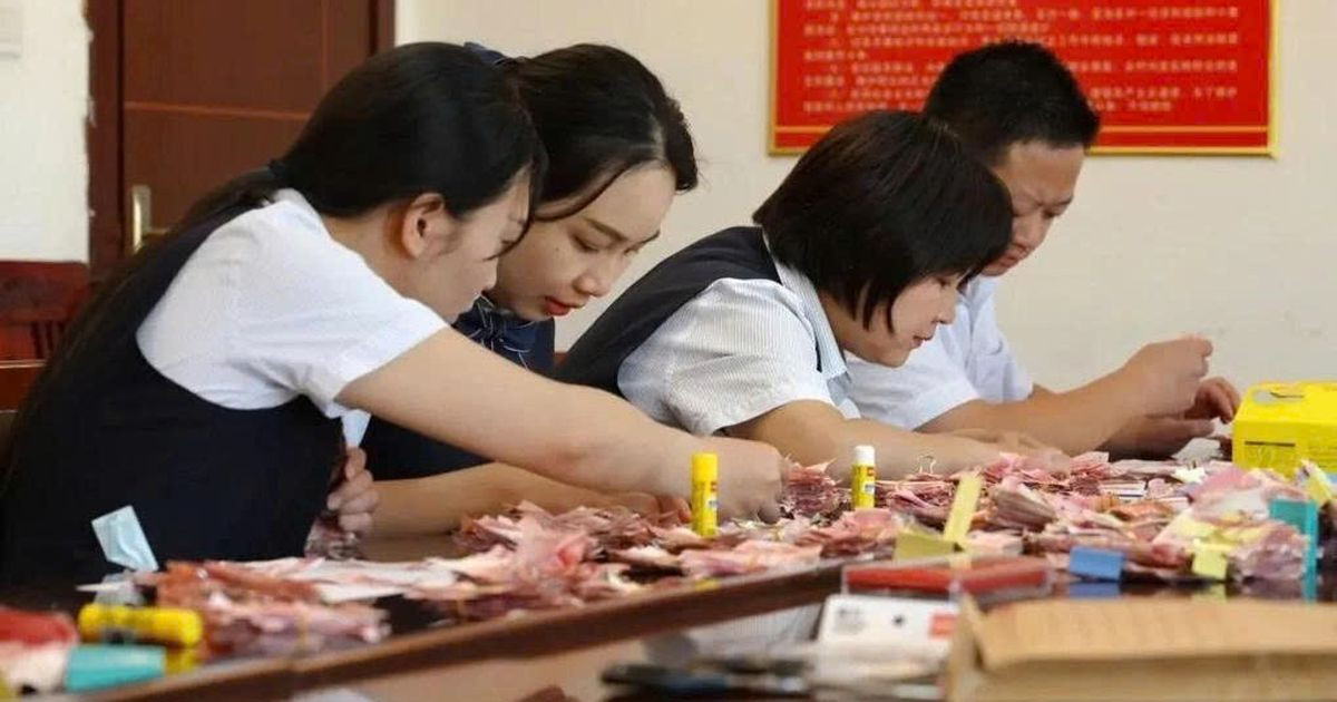 Cụ ông 80 tuổi xé nát hơn 1 tỷ đồng tiền tiết kiệm: Hơn 10 nhân viên ngân hàng phải làm việc suốt 20 ngày để cứu vãn缩略图