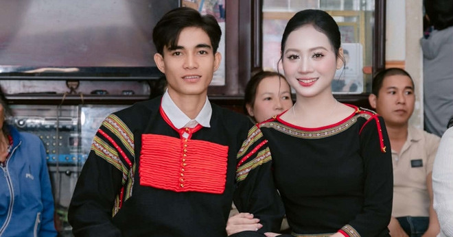 Cưới cô gái Ê Đê 20 tuổi xinh đẹp, chú rể cam kết điều đặc biệt về sính lễ缩略图
