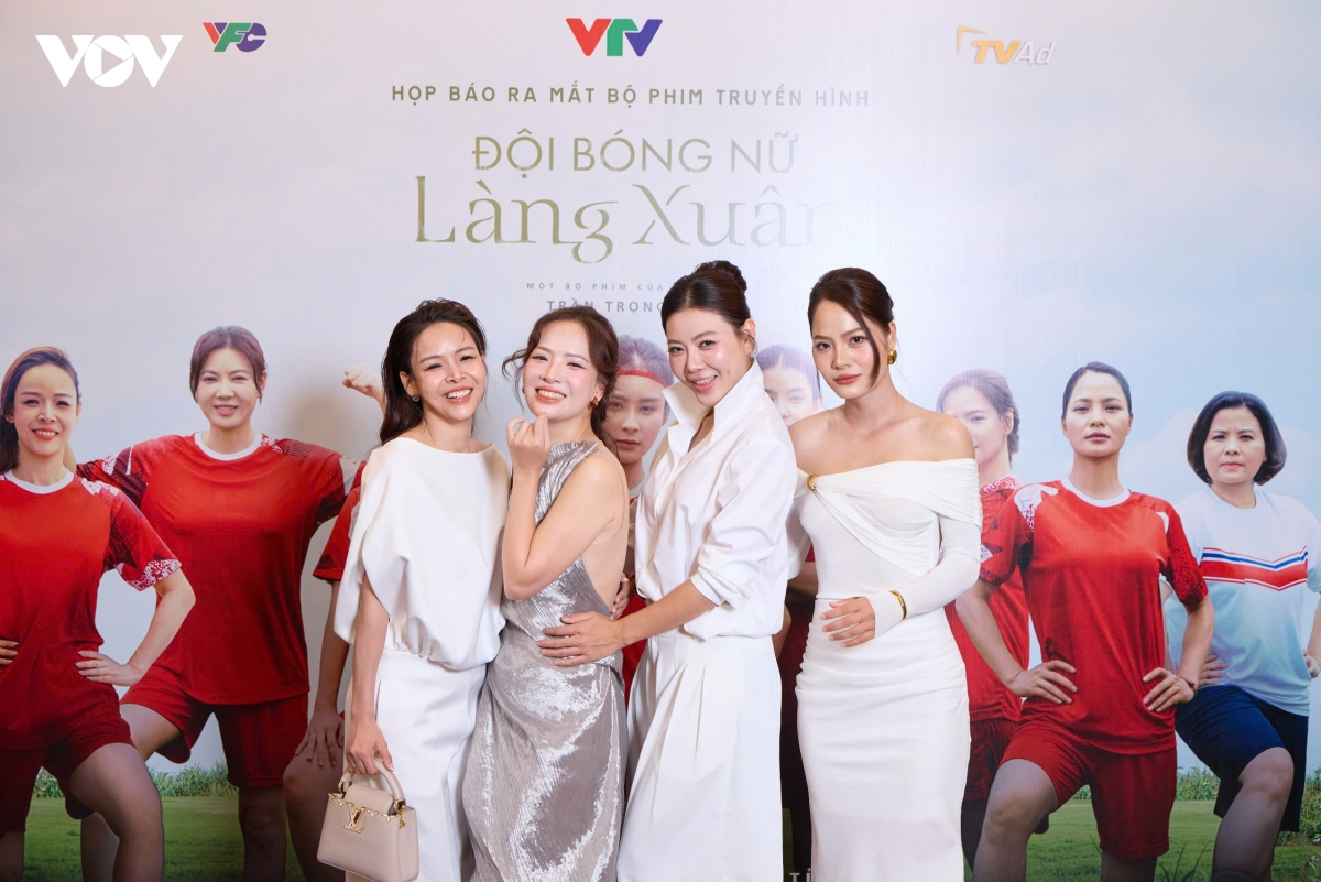 Đan Lê, Thanh Hương làm nữ cầu thủ bóng đá trong phim mới trên VTV缩略图