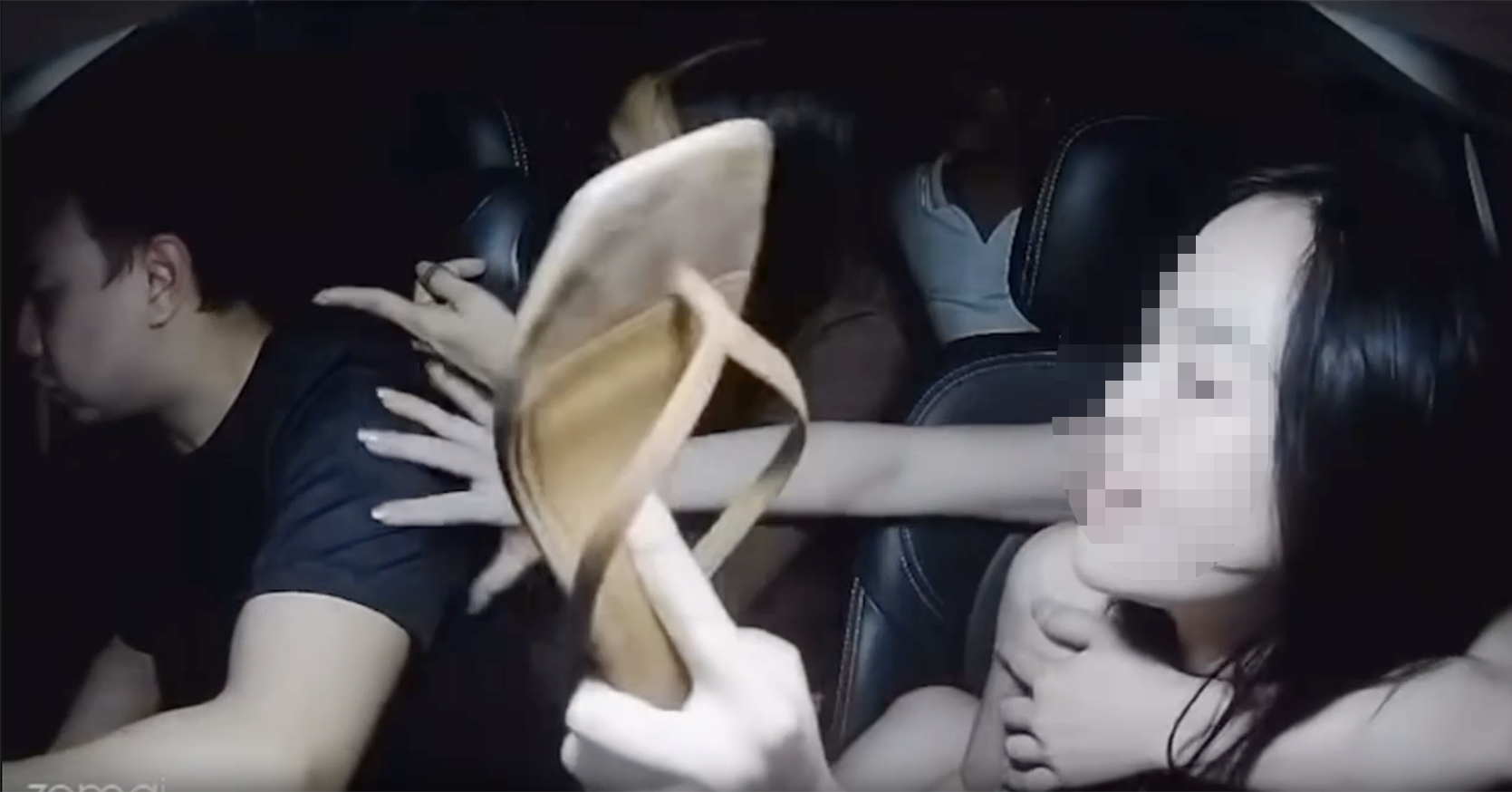 Danh tính nhóm phụ nữ hành hung tài xế taxi ở Quảng Ninh缩略图