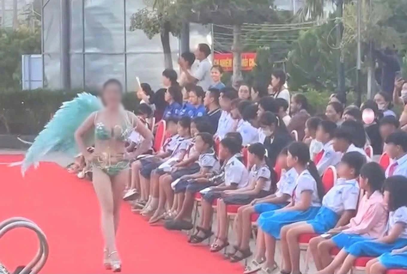 Để học sinh xem phần thi áo tắm, đơn vị tổ chức thi hoa hậu bị phạt缩略图