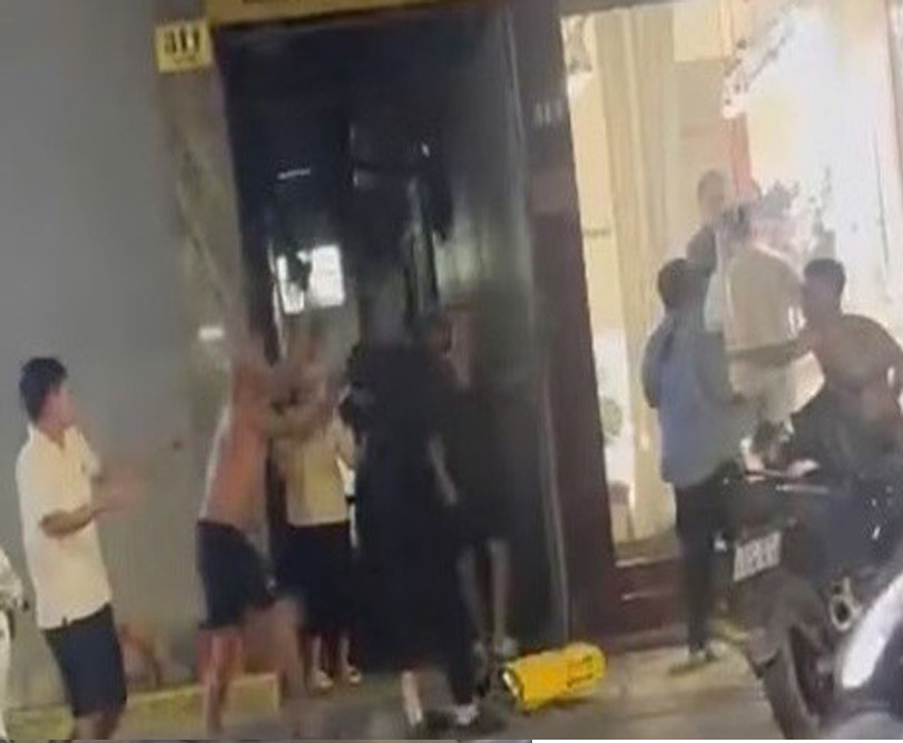 Hà Nội: Tạm giữ nhóm người ẩu đả, chém người trên phố Huế缩略图