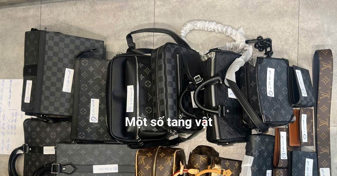 Hà Nội: Từ cửa hàng bán túi giả nhãn hiệu Louis Vuitton, Gucci, lộ xưởng gia công缩略图