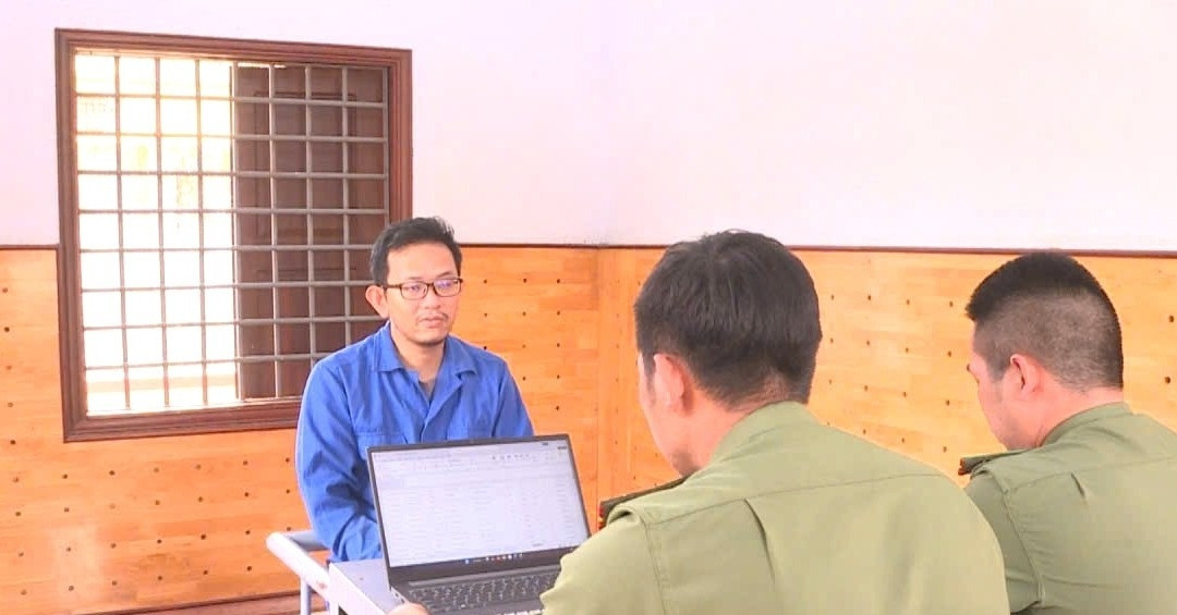 Khởi tố cặp vợ chồng livestream tự xưng được &amp;apos;bề trên&amp;apos; phù hộ, lừa đảo tiền tỷ缩略图