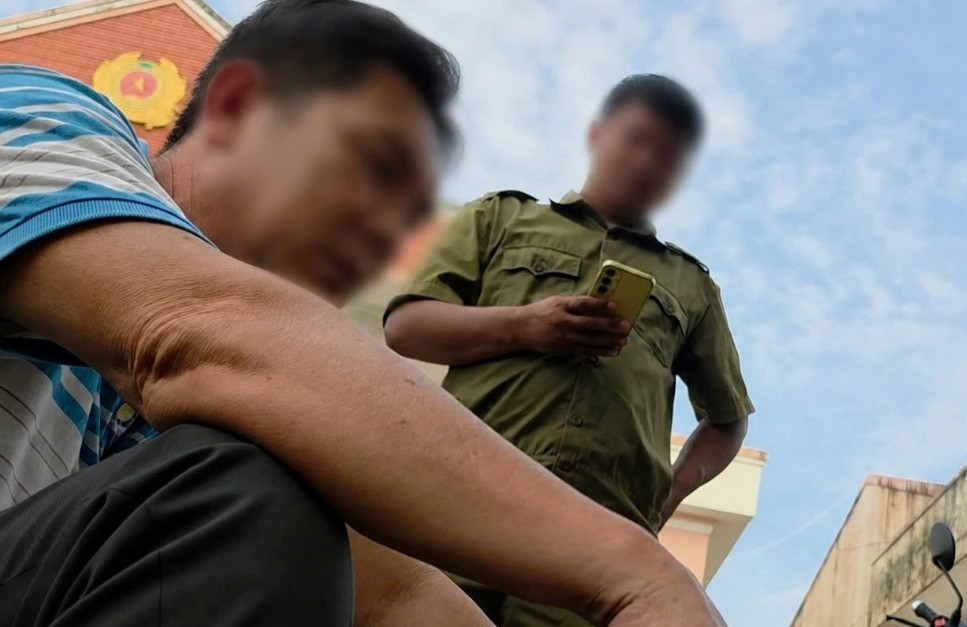 Làm rõ vụ hai nam thanh niên lao khỏi ô tô, hô hoán &amp;apos;bắt cóc&amp;apos; ở Cà Mau缩略图