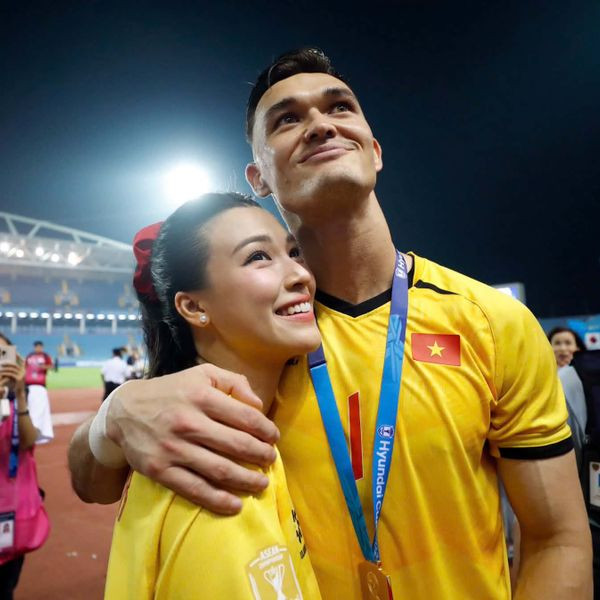 Lê Giang Patrik không nói yêu MC Hoàng Oanh nhưng mọi hành động đều là yêu trước hàng ngàn người缩略图