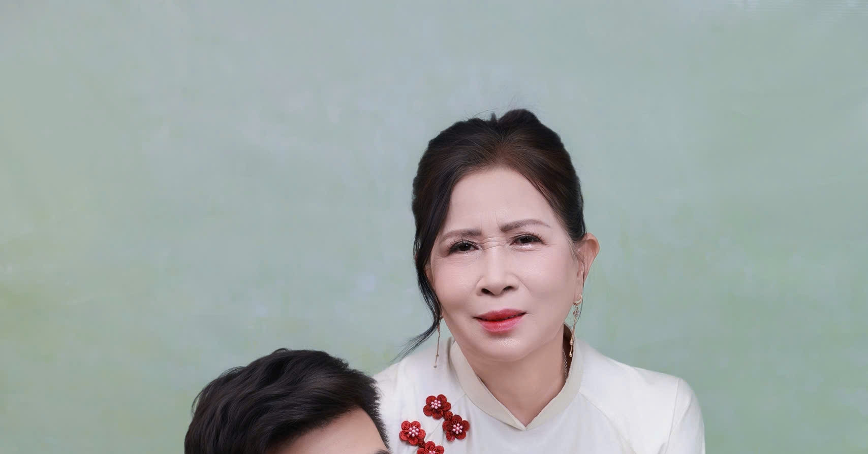 Nhạc sĩ Hồ Minh kể câu chuyện về mẹ qua “Mẹ Chở Tôi Đi Lúc Hừng Đông”缩略图