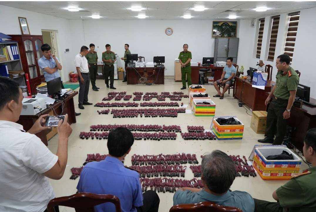 Triệt phá đường dây vận chuyển trái phép gần 9.300 kíp nổ từ Lào về Việt Nam缩略图