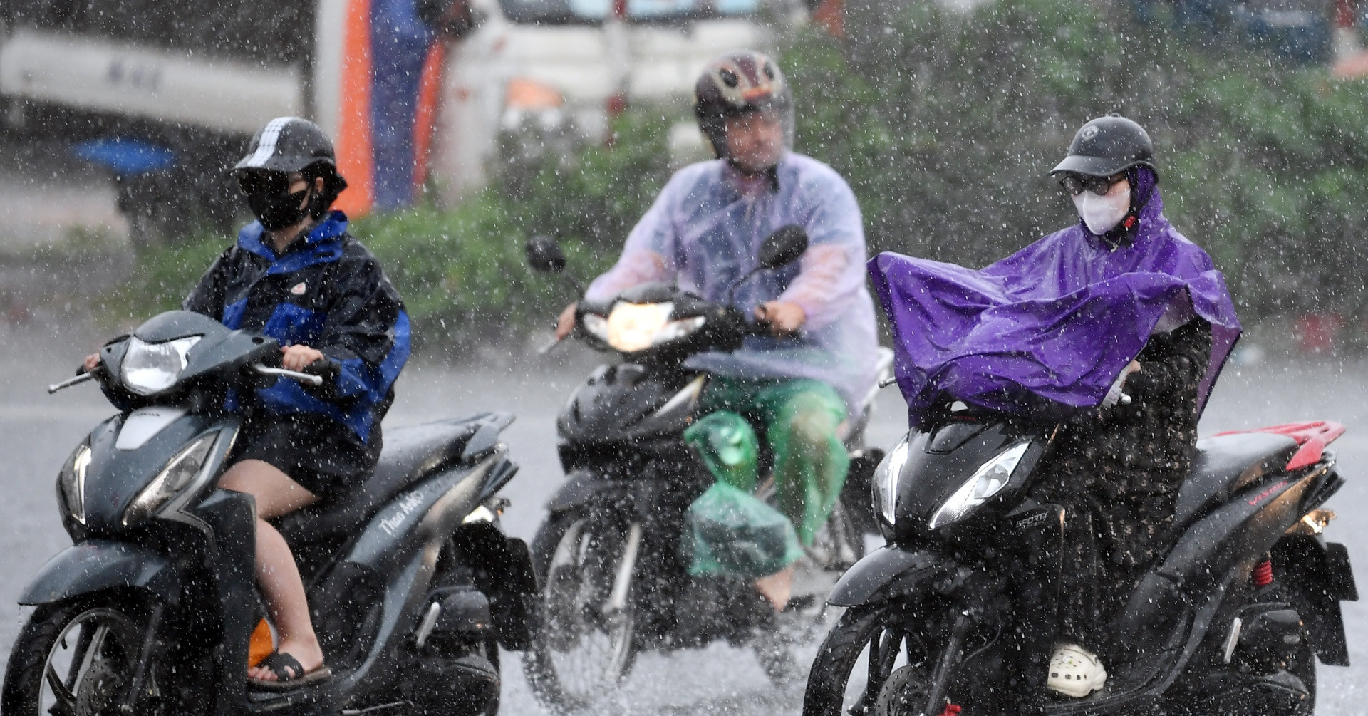 Vùng áp thấp từ bão số 4 Narra đang tan, miền Bắc sắp đón đợt mưa lớn mới缩略图