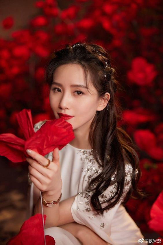 Sau thứ Bảy 19/9/2026, 3 con giáp đón liên tục đón hỷ tín, tiền bạc kéo về đầy nhà, sự nghiệp phất lên vù vù缩略图