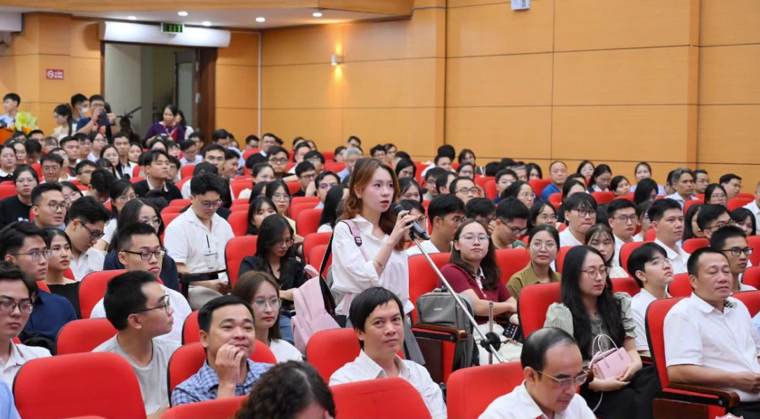 780 tân bác sĩ &amp;apos;tranh&amp;apos; suất bác sĩ nội trú缩略图