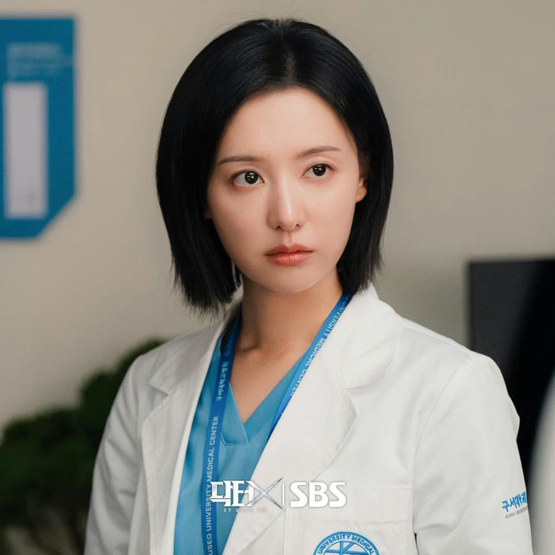 Kim Ji Won không còn là nữ hoàng nước mắt, mà đã trở thành bác sĩ phẫu thuật tài năng缩略图