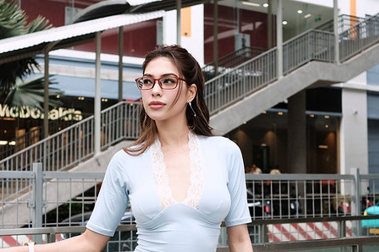 Á hậu Miss Cosmo 2025 Chelsea Fernandez gây ấn tượng với phong cách thời trang đường phố Y2K缩略图